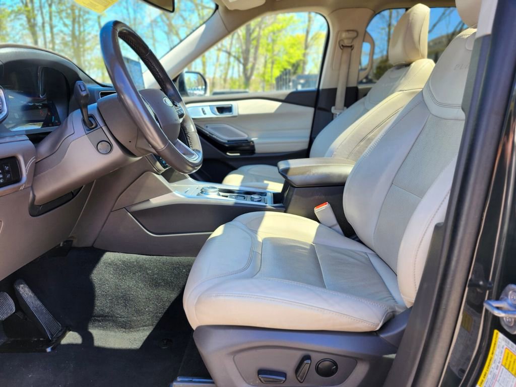 Certified 2022 Ford Explorer Platinum w/ Equipment Group 601A AWD/4WD image 20