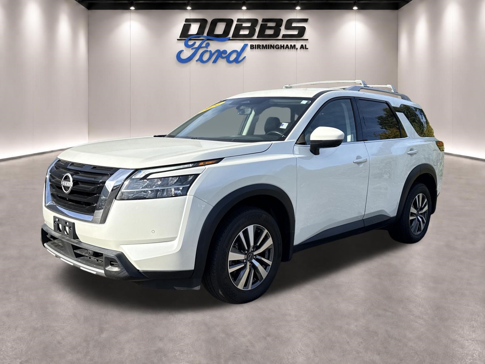 Used 2024 Nissan Pathfinder SL AWD/4WD image 3