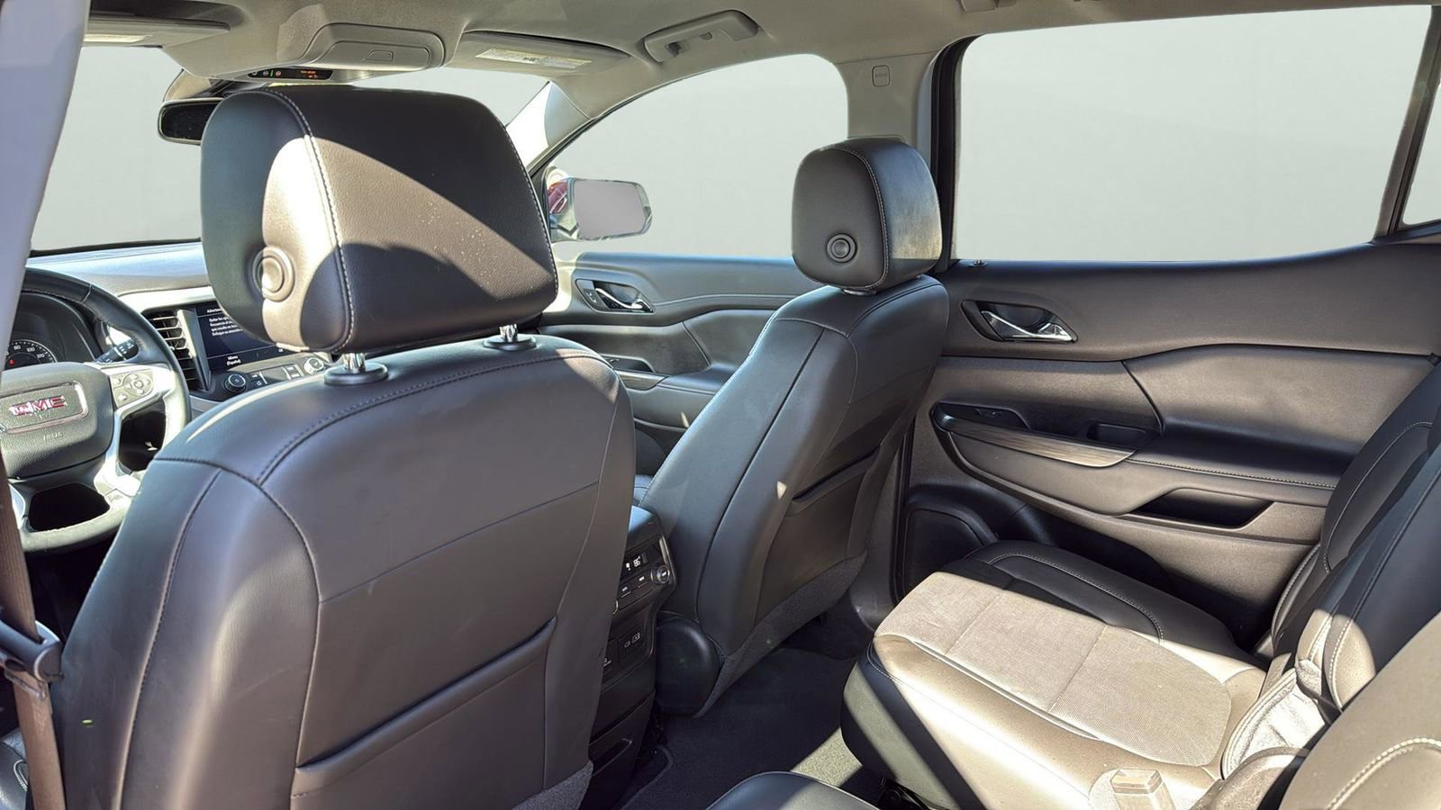 Used 2023 GMC Acadia SLT image 29