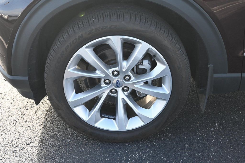 Certified 2022 Ford Explorer Platinum w/ Equipment Group 601A image 16