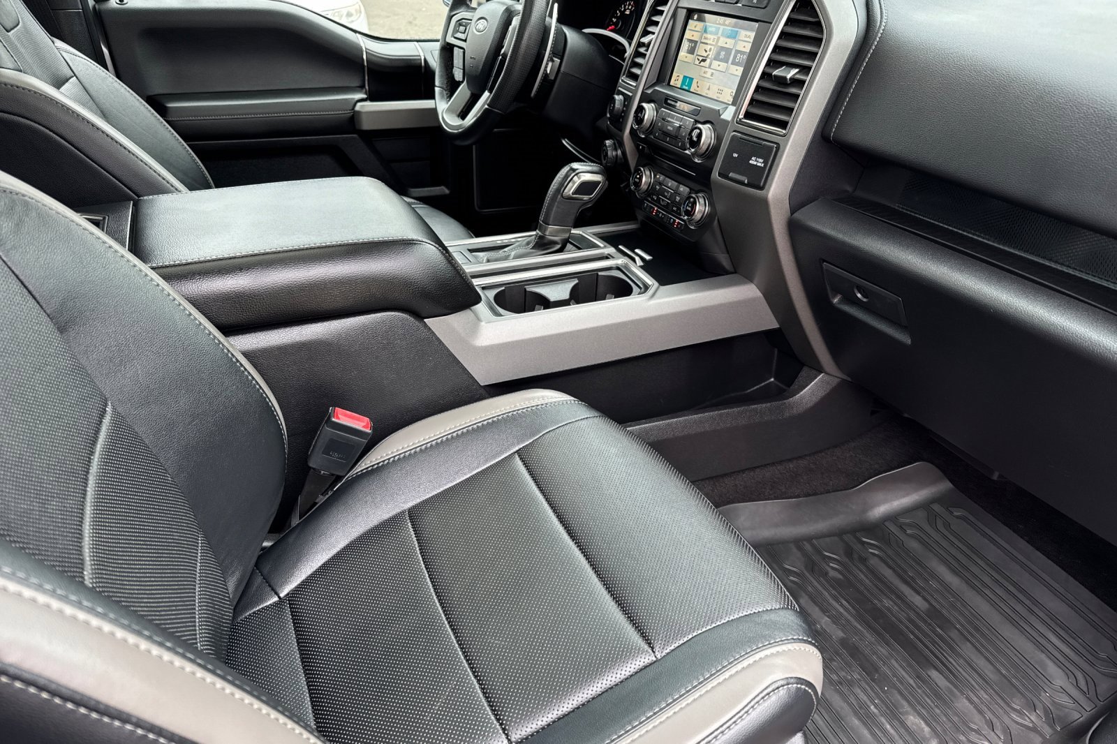 Certified 2018 Ford F150 Raptor w/ Equipment Group 802A Luxury image 16