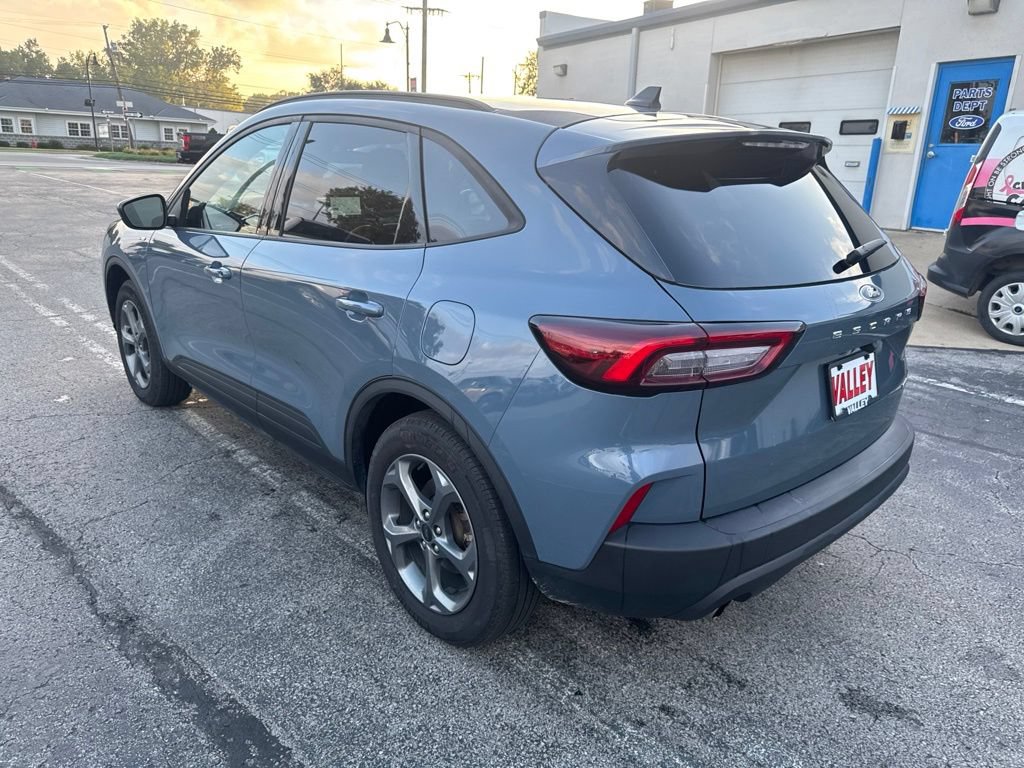 Certified 2025 Ford Escape ST-Line Select AWD/4WD image 6