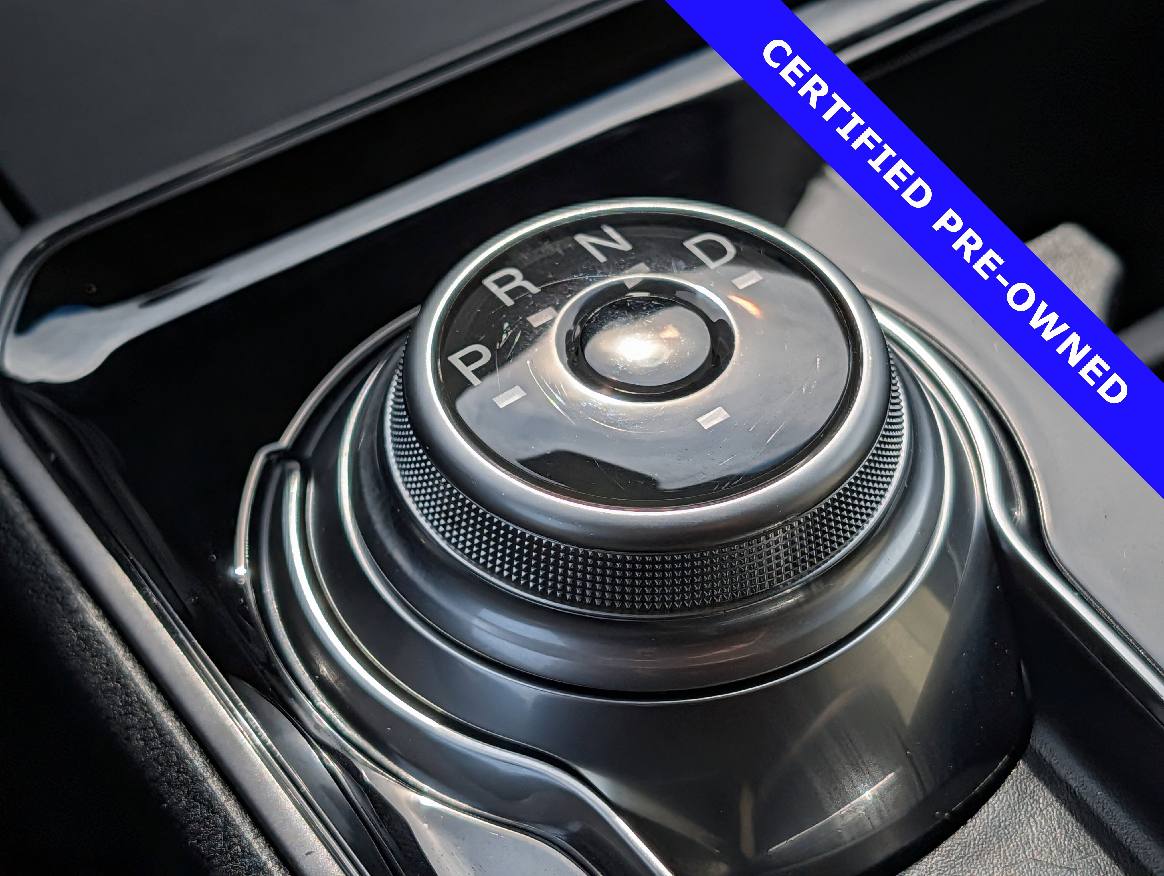 Certified 2020 Ford Edge SE image 30