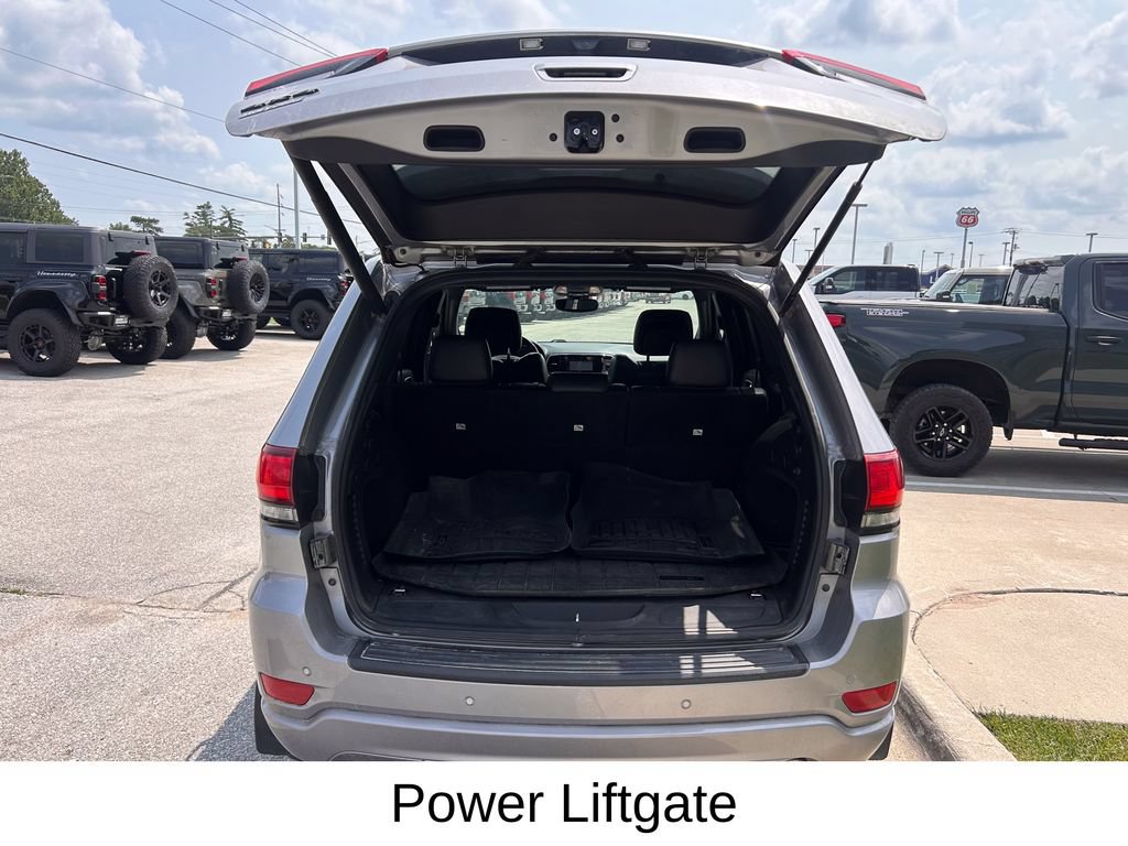 Used 2019 Jeep Grand Cherokee Altitude AWD/4WD image 16