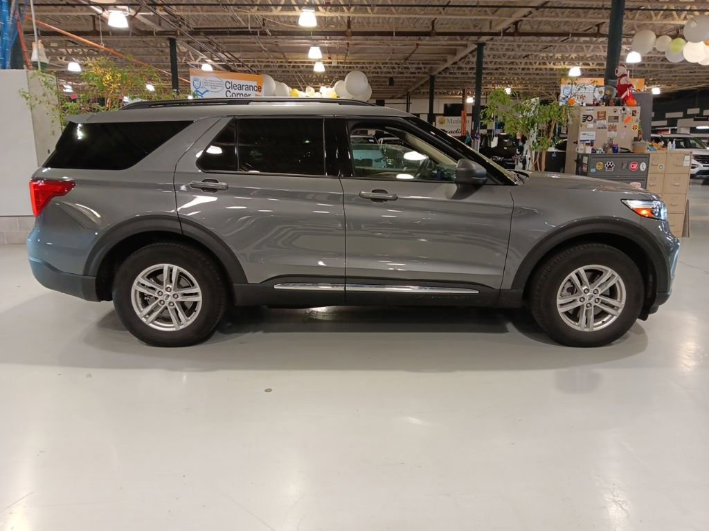 Certified 2023 Ford Explorer XLT image 5