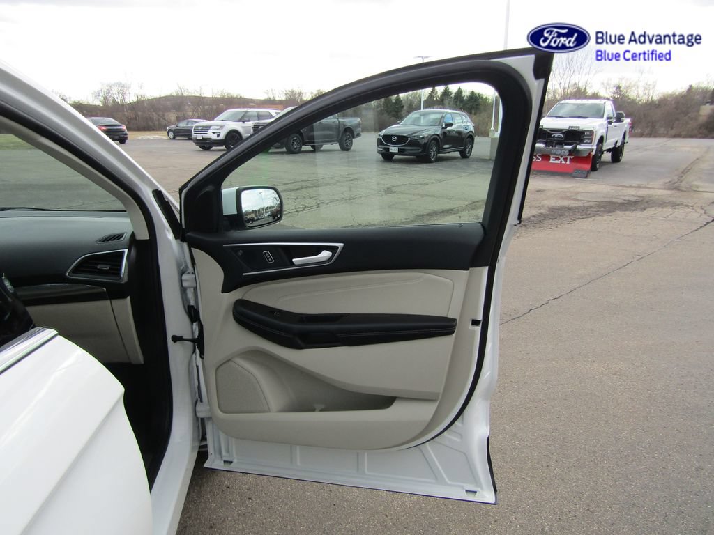 Certified 2024 Ford Edge Titanium w/ Equipment Group 301A AWD/4WD image 43