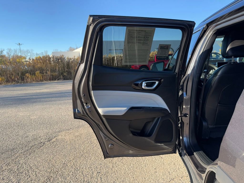 Used 2024 Jeep Compass Limited image 25