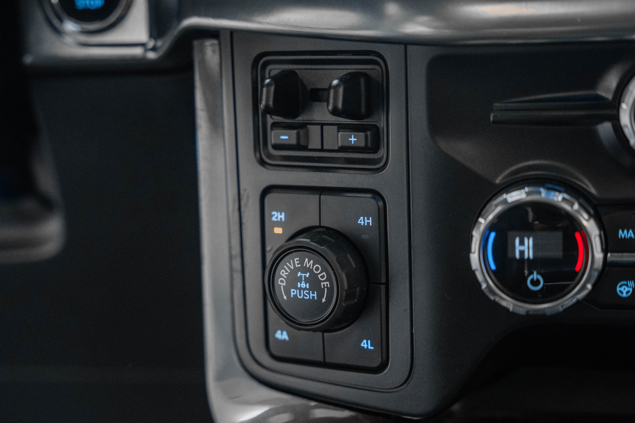 Certified 2021 Ford F150 Lariat w/ Equipment Group 502A High image 31