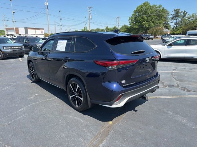 Used 2022 Toyota Highlander XSE FWD image 5