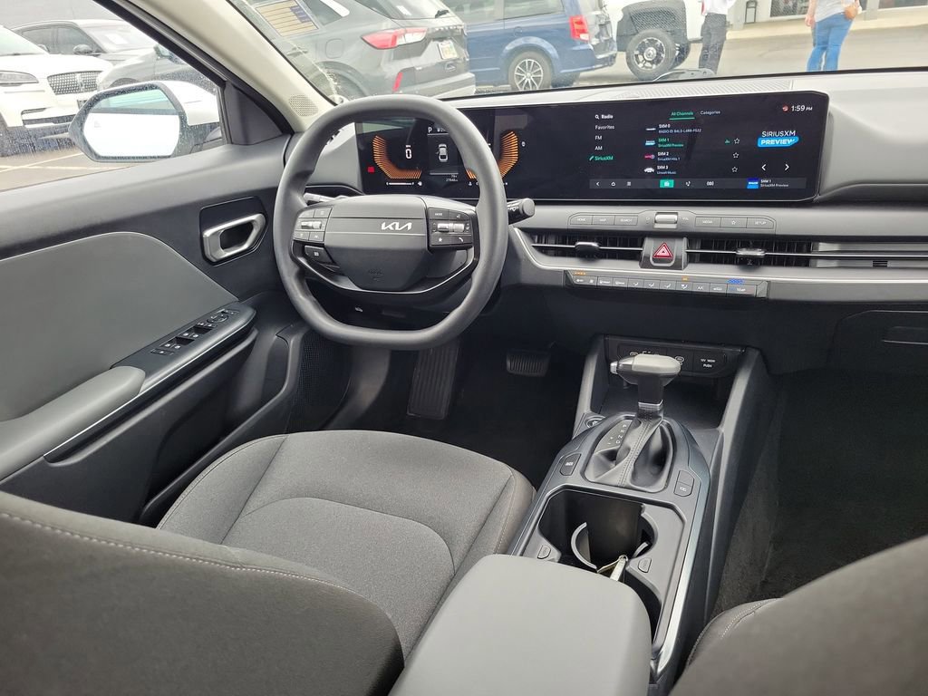 Used 2025 Kia K4 LXS image 13