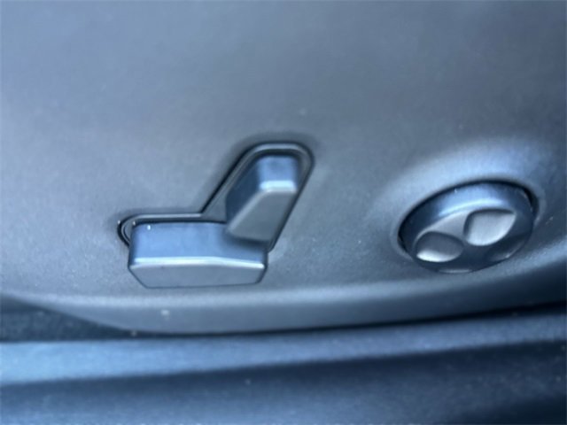 Used 2019 Jeep Cherokee Limited image 13