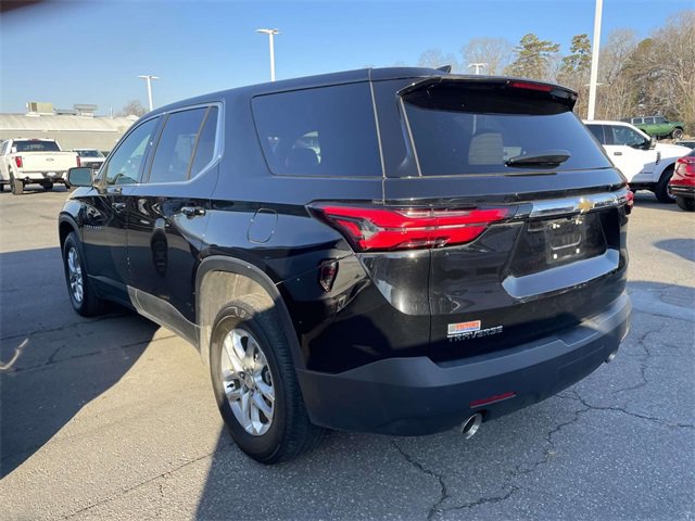 Used 2023 Chevrolet Traverse LS w/ Safety Package image 2