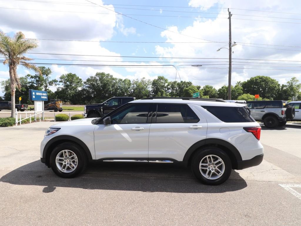 Certified 2025 Ford Explorer Active w/ Active Comfort Package image 5