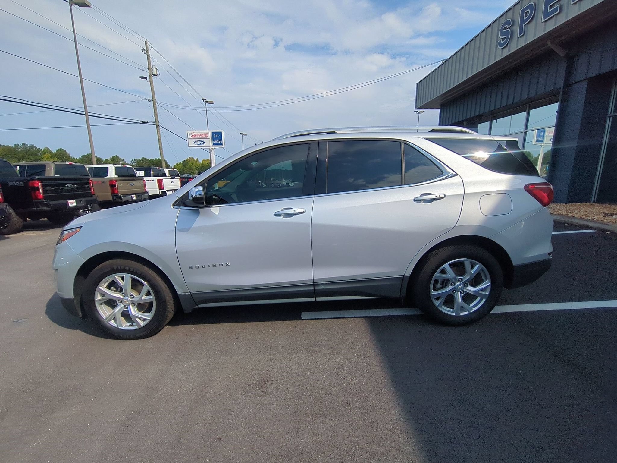Used 2018 Chevrolet Equinox Premier FWD image 11