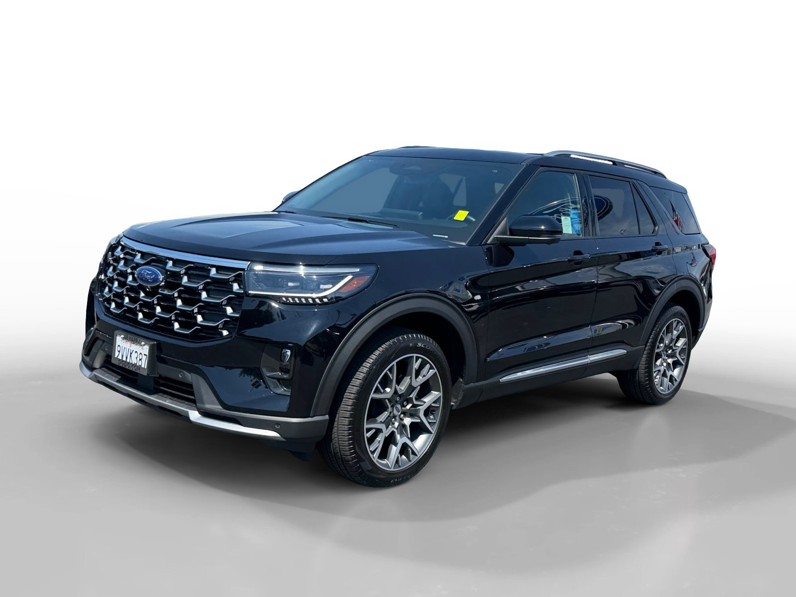 Certified 2025 Ford Explorer Platinum w/ Ultimate Package AWD/4WD image 1