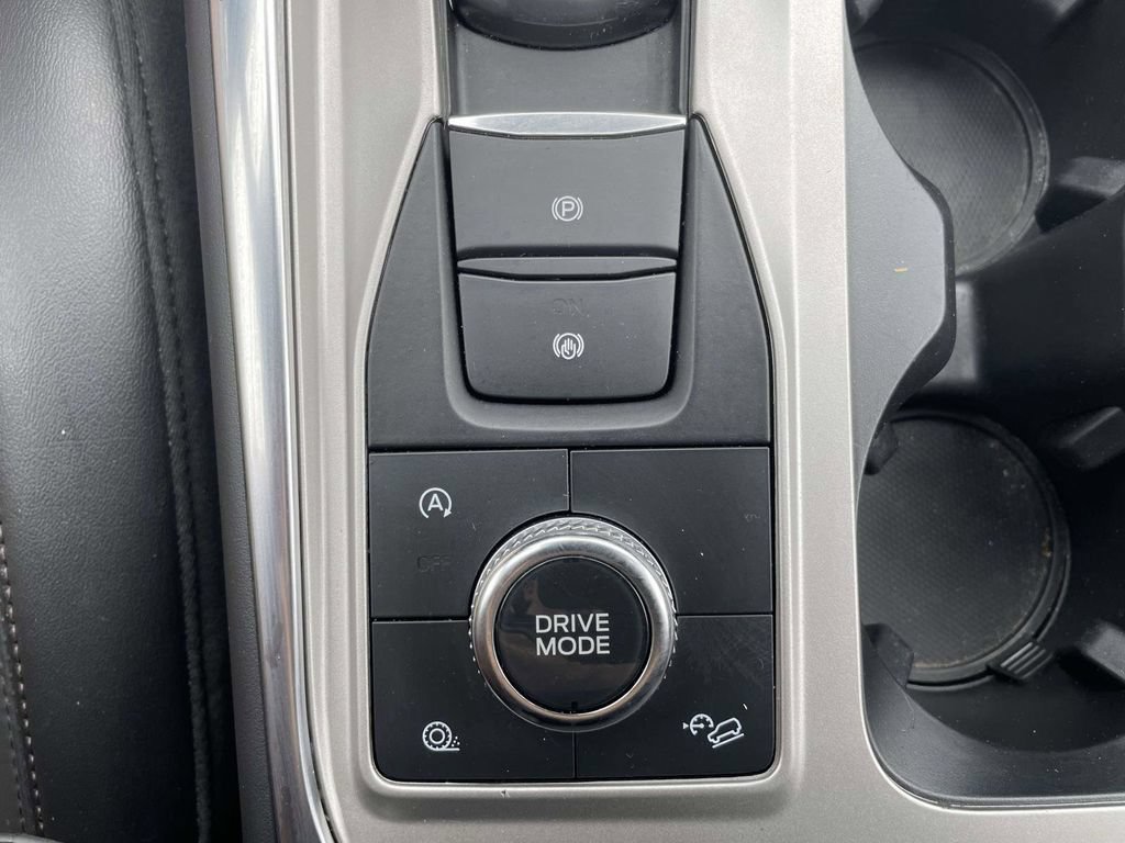 Certified 2023 Ford Explorer Platinum w/ Technology Package AWD/4WD image 24