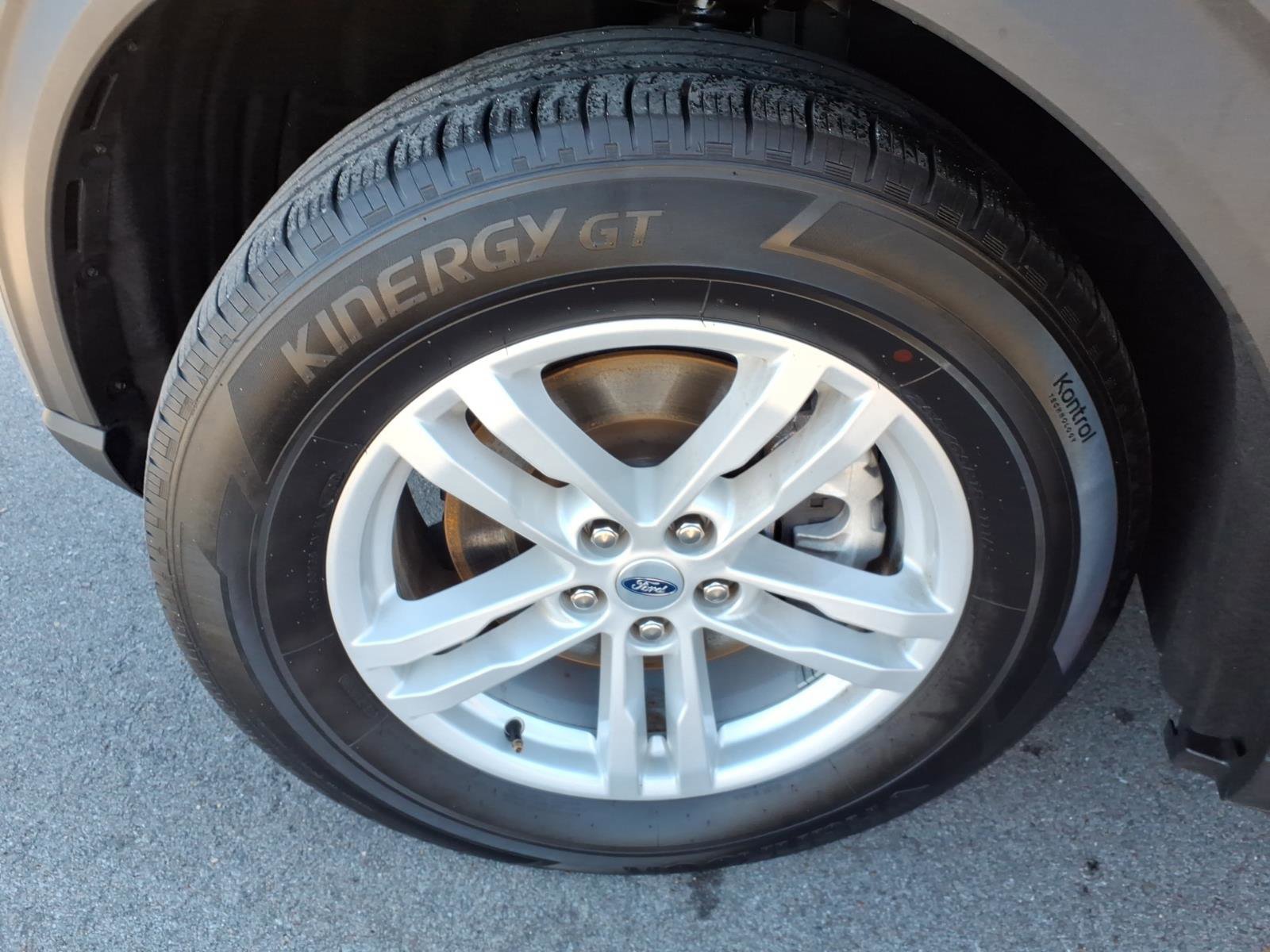 Certified 2024 Ford Explorer XLT w/ Equipment Group 202A image 9