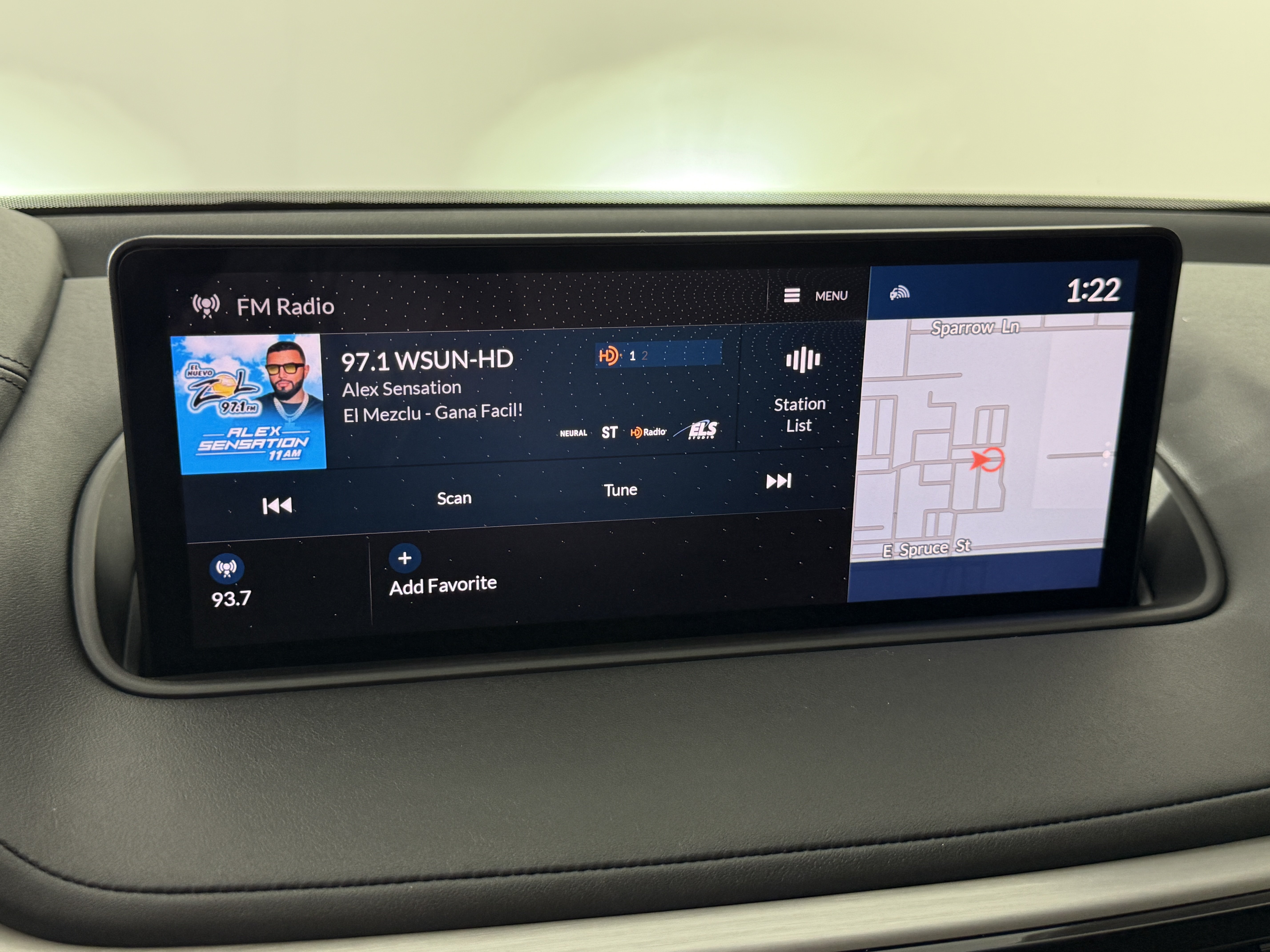 Used 2023 Acura MDX SH-AWD w/ Technology Package image 17