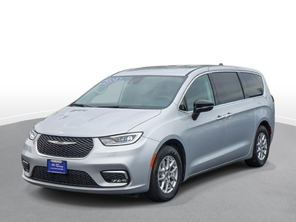 Used 2024 Chrysler Pacifica Touring-L FWD image 3