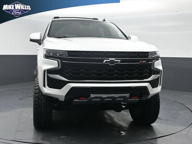 Used 2023 Chevrolet Tahoe Z71 w/ Luxury Package AWD/4WD image 2