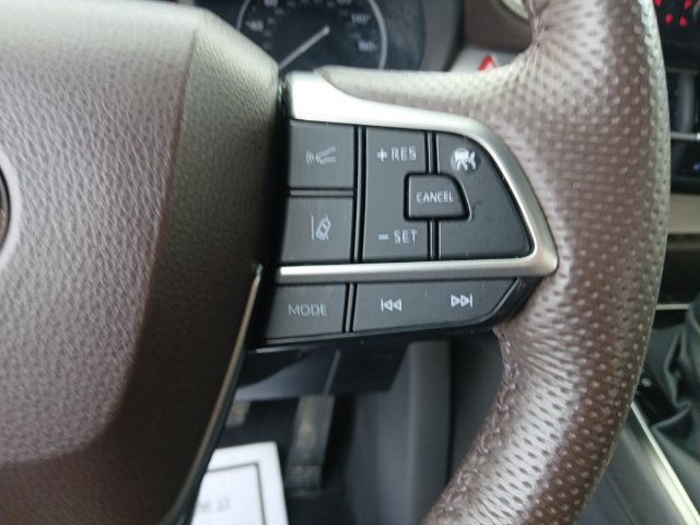 Used 2024 Toyota Sienna Platinum FWD image 19