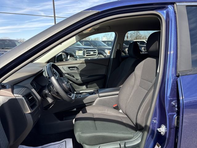 Used 2023 Nissan Rogue S image 22