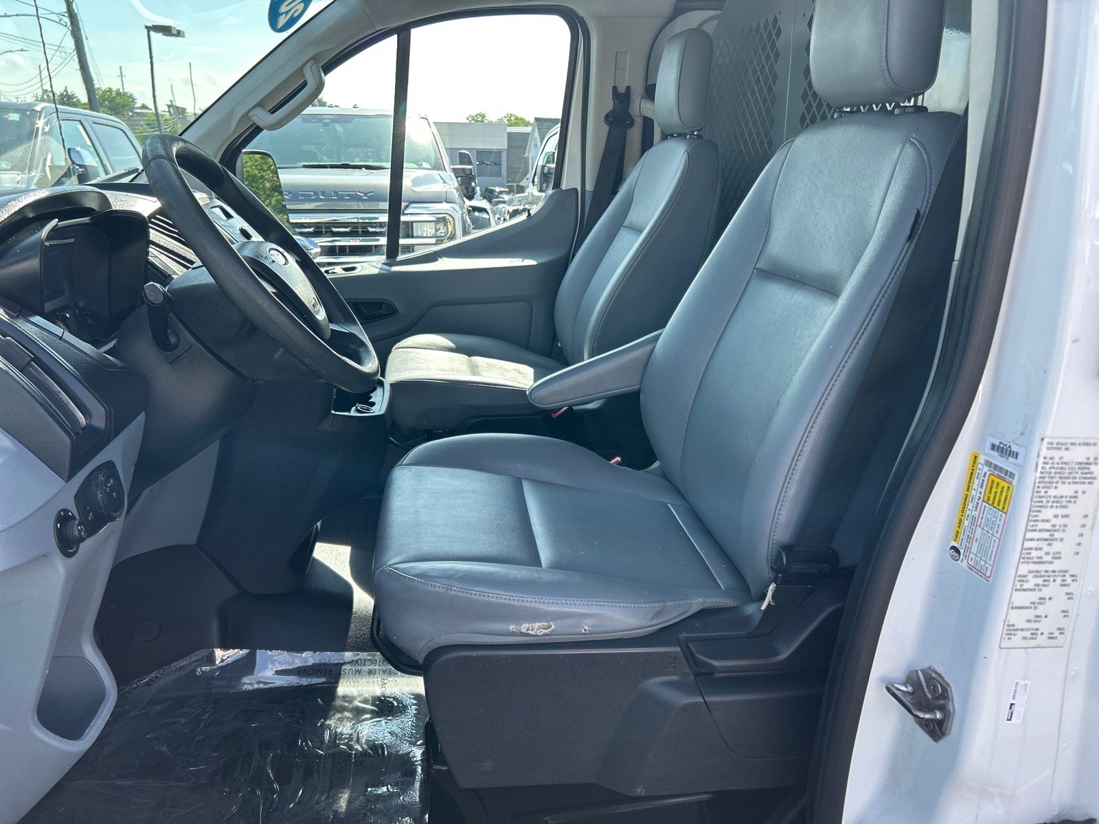 Certified 2019 Ford Transit 150 130 Low Roof RWD image 6