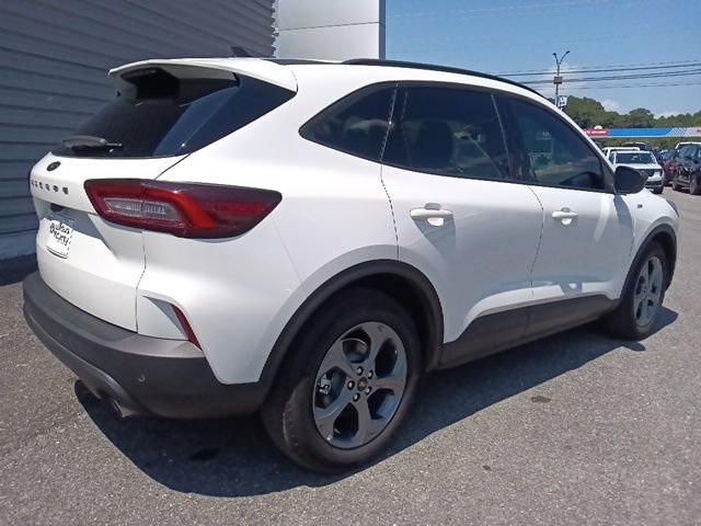 Certified 2025 Ford Escape ST-Line w/ Tech Pack #1 FWD image 3