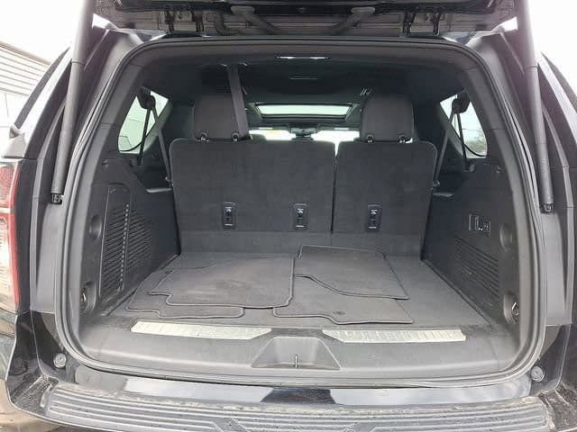 Used 2023 Chevrolet Suburban RST w/ Sport Performance Package image 31