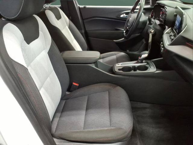Used 2024 Chevrolet Trax RS FWD image 16