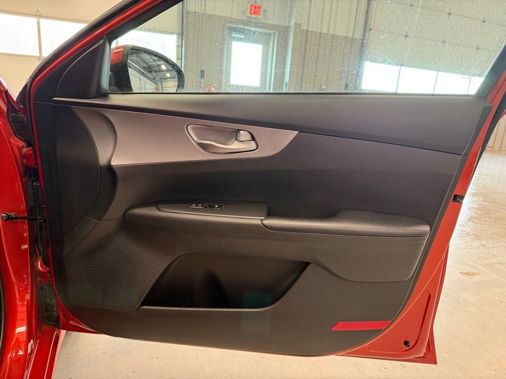 Used 2022 Kia Forte LXS FWD image 23