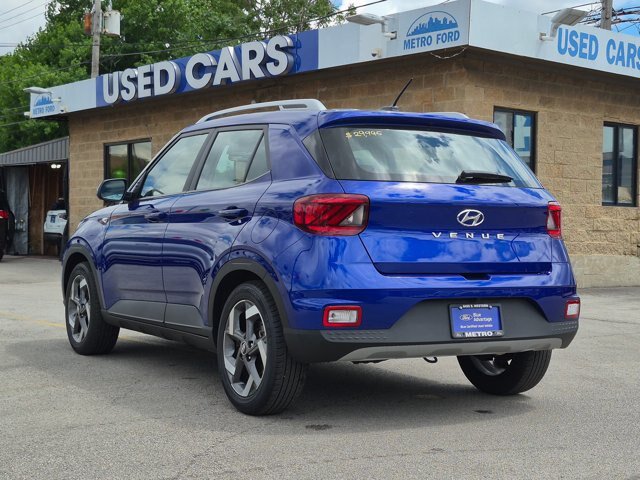 Used 2025 Hyundai Venue SEL FWD image 6