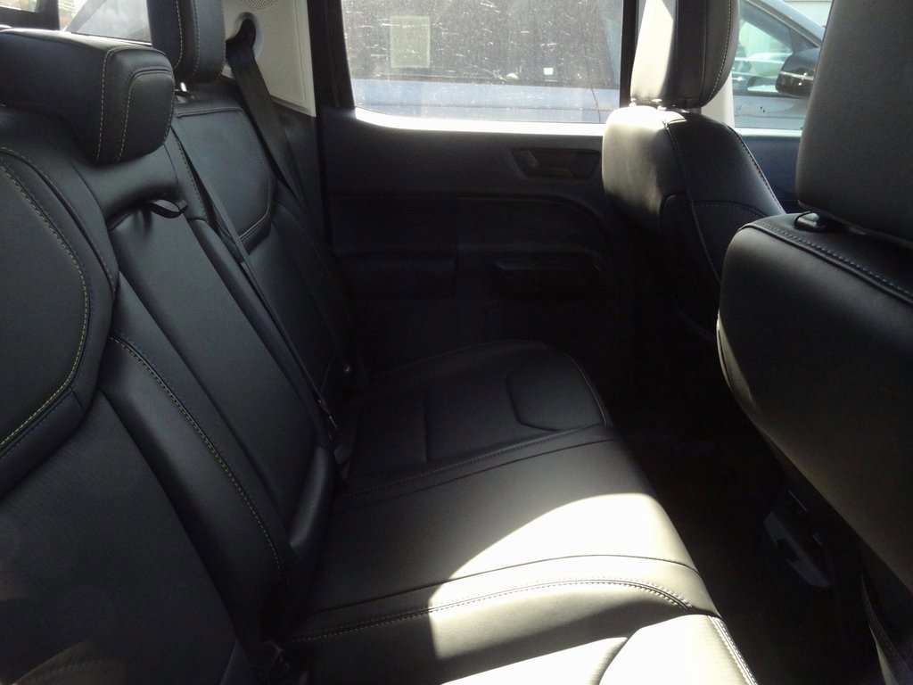 Certified 2025 Ford Maverick Lobo image 11