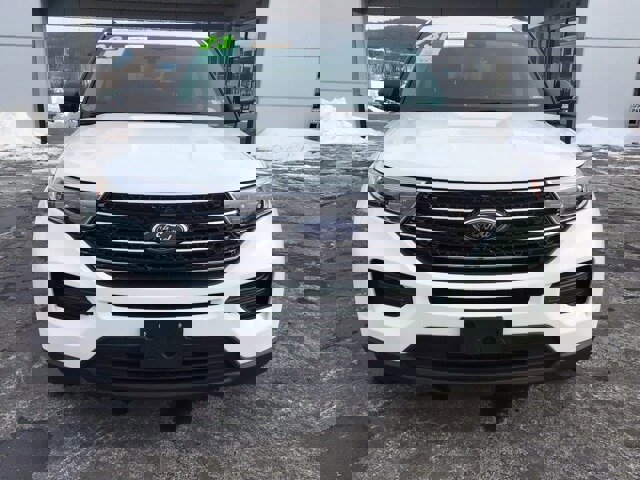 Certified 2023 Ford Explorer XLT w/ Class IV Trailer Tow Package image 7
