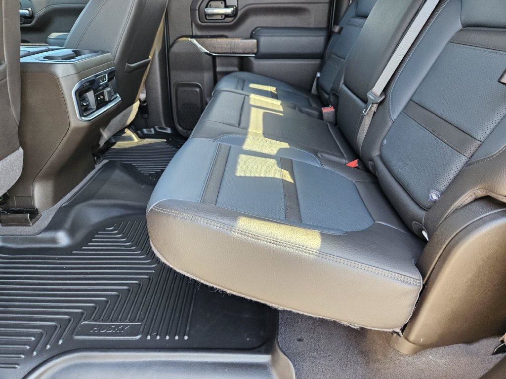 Used 2022 GMC Sierra 3500 Denali w/ Denali Ultimate Package AWD/4WD image 24