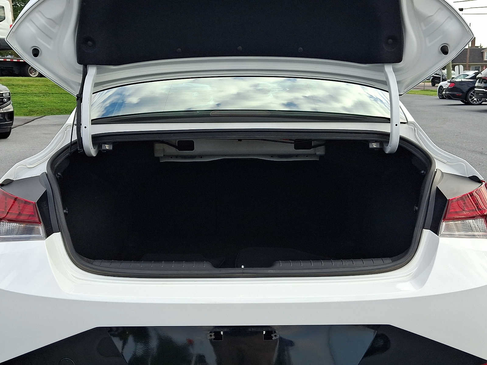 Used 2023 Hyundai Elantra N Line FWD image 29