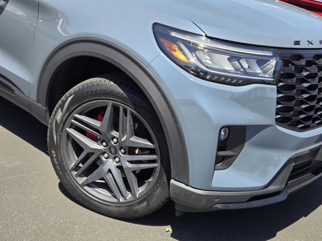 Certified 2025 Ford Explorer ST-Line w/ Premium Package AWD/4WD image 9