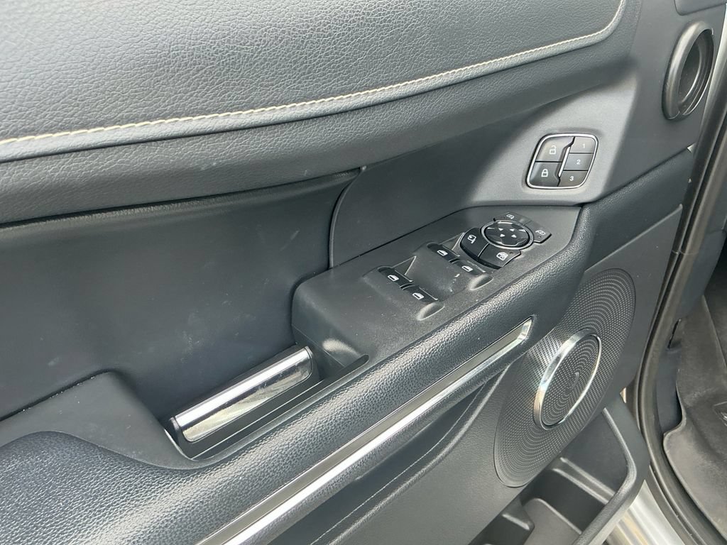 Certified 2024 Ford Expedition XLT RWD image 16