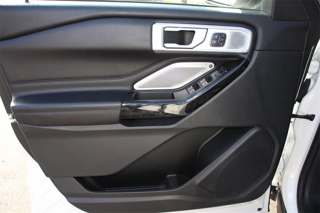 Certified 2022 Ford Explorer Platinum w/ Equipment Group 601A image 22