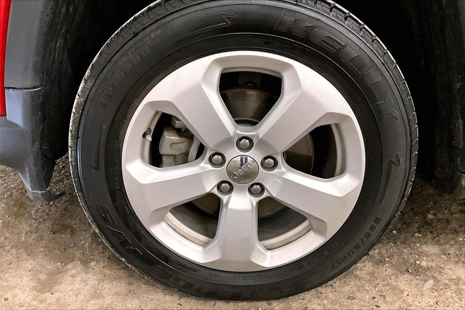 Used 2018 Jeep Compass Latitude w/ Popular Equipment Group image 10