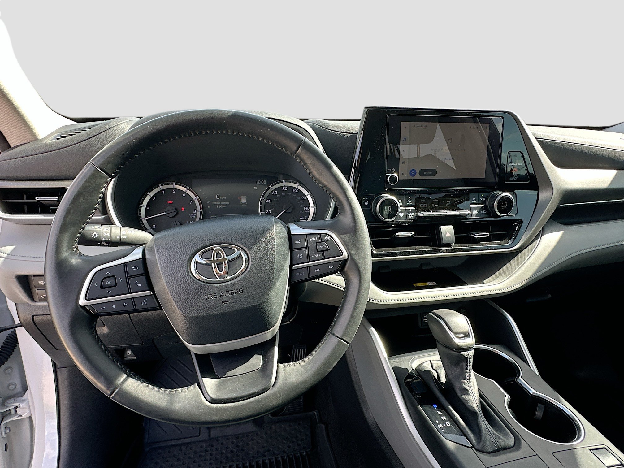 Used 2024 Toyota Highlander XLE FWD image 11