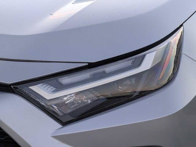 Used 2025 Toyota RAV4 XLE AWD/4WD image 8