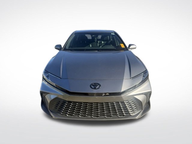 Used 2025 Toyota Camry SE FWD image 2