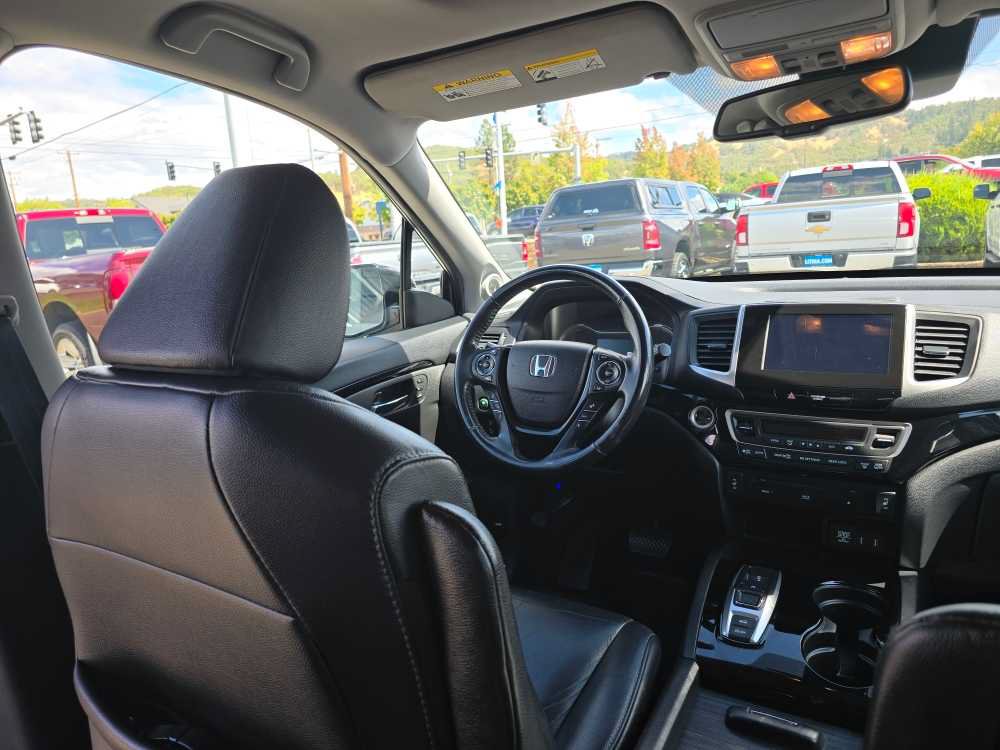 Used 2018 Honda Pilot Touring image 10