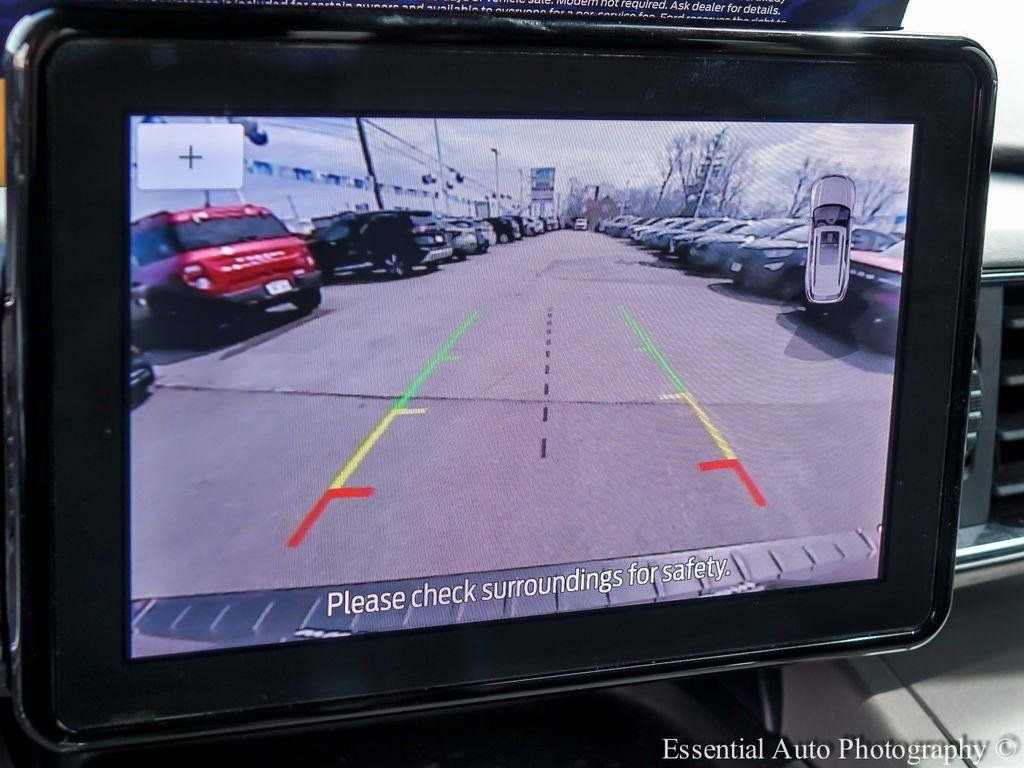 Certified 2022 Ford Explorer XLT w/ Equipment Group 202A image 17