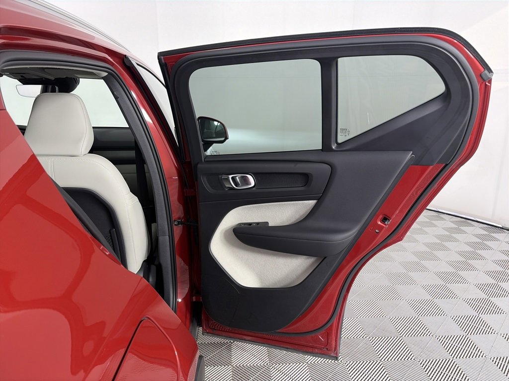 Used 2022 Volvo XC40 T5 Inscription image 27