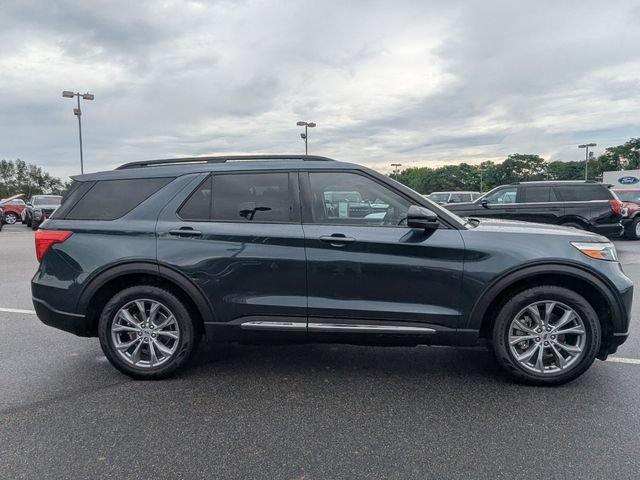 Certified 2022 Ford Explorer XLT w/ Equipment Group 202A RWD image 2
