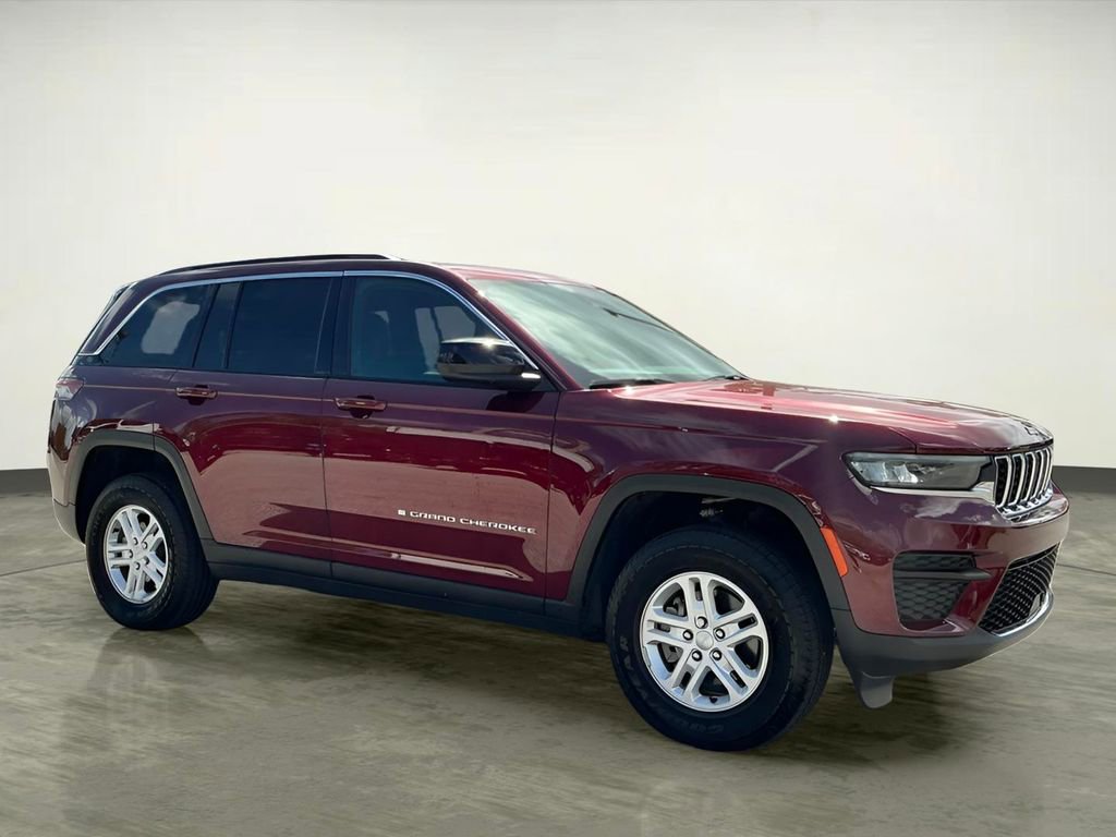 Used 2025 Jeep Grand Cherokee Laredo w/ Trailer Tow Package image 11