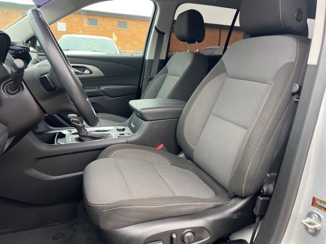 Used 2021 Chevrolet Traverse LT image 19