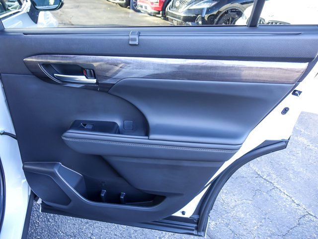 Used 2026 Toyota Highlander Limited AWD/4WD image 28